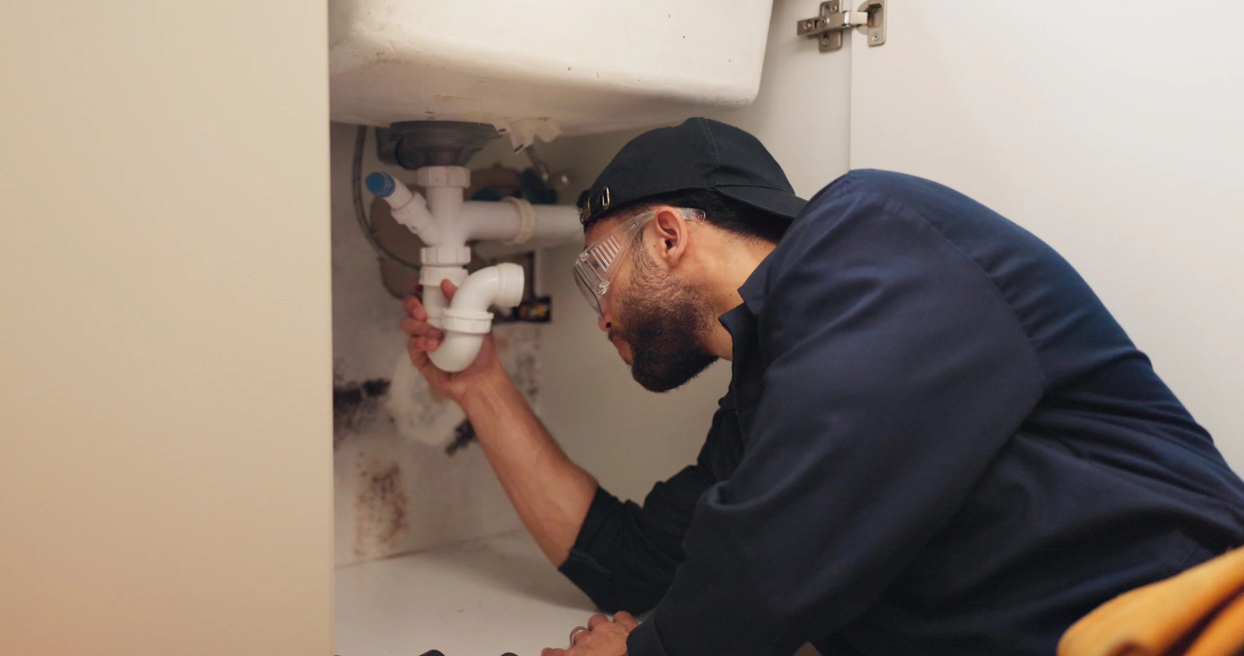 Burst Pipe Plumber: 7 Tips to Minimise Damage at Home